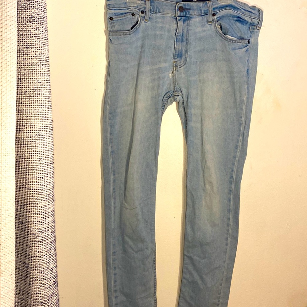 Men’s Light- Washed Jeans